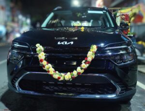 Kia Cars Offers: Kia या महिन्यात गाड्यांवर देतेय बंपर ऑफर फक्त 31 मार्चपर्यंत
