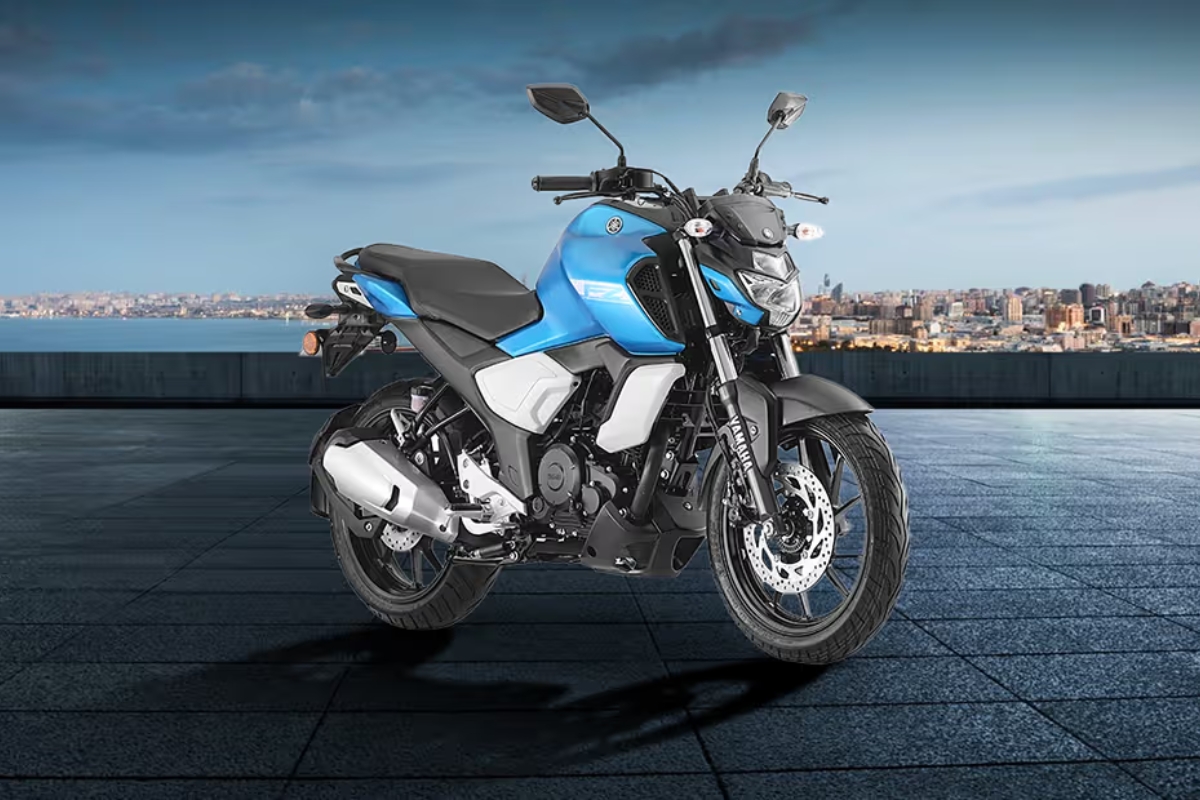 Yamaha FZ-FI V3 डेली राईडसाठी 49.3 kmpl मायलेजची ताकद आणि टेक्नॉलॉजीची साथ