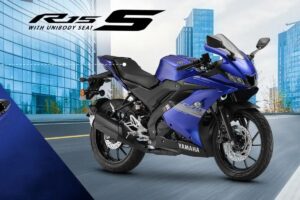 Yamaha R15S दमदार मायलेज, शार्प डिझाईन आणि सुरक्षेचं वचन फक्त ₹1.65 लाखांत