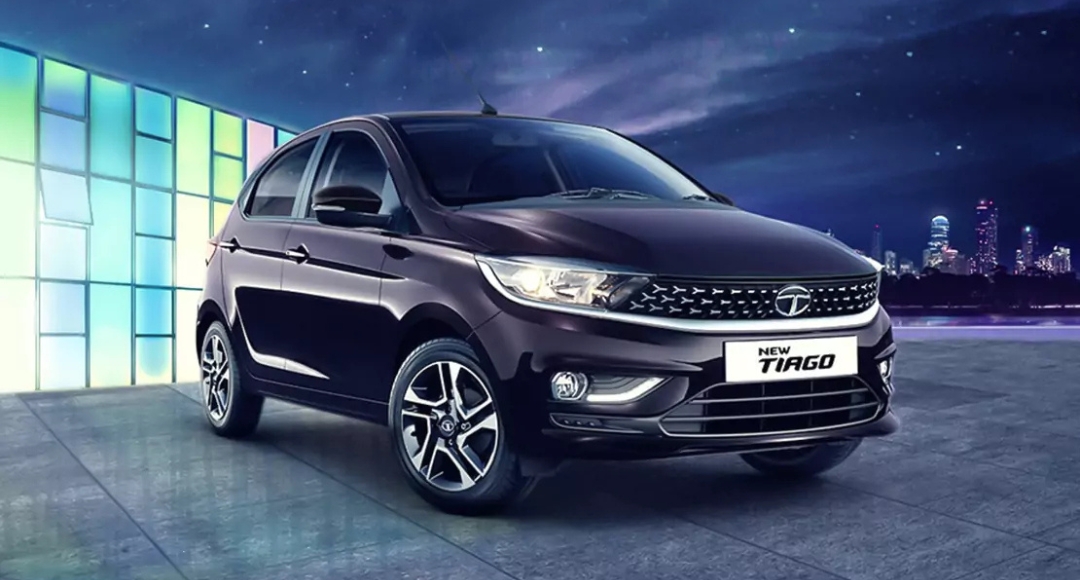 Tata Tiago CNG रोजच्या प्रवासात मोठी बचत, कारण मायलेज आहे अफलातून
