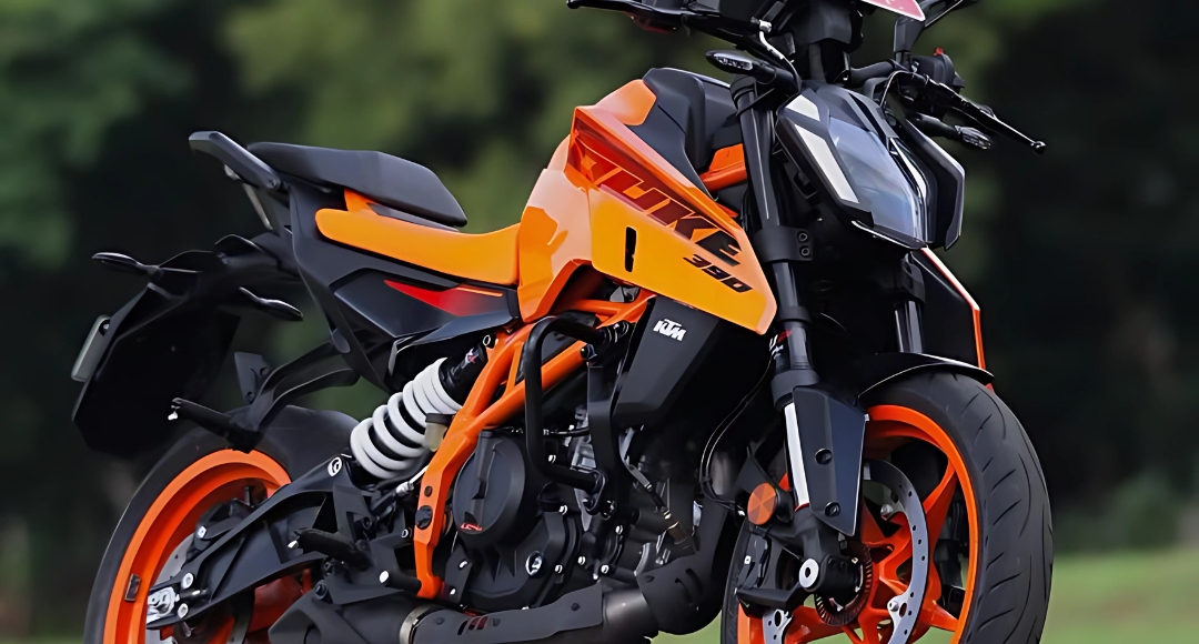 KTM Duke 390 पॉवर, स्टाईल आणि परवडणाऱ्या किमतीत 28.9 kmpl चं अचूक मायलेज