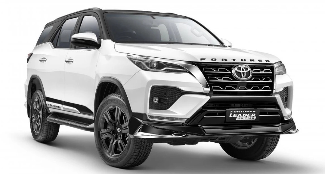 Toyota Fortuner ताकदीच्या साथीनं 14.2 kmpl चं मायलेज देणारी विश्वासार्ह SUV