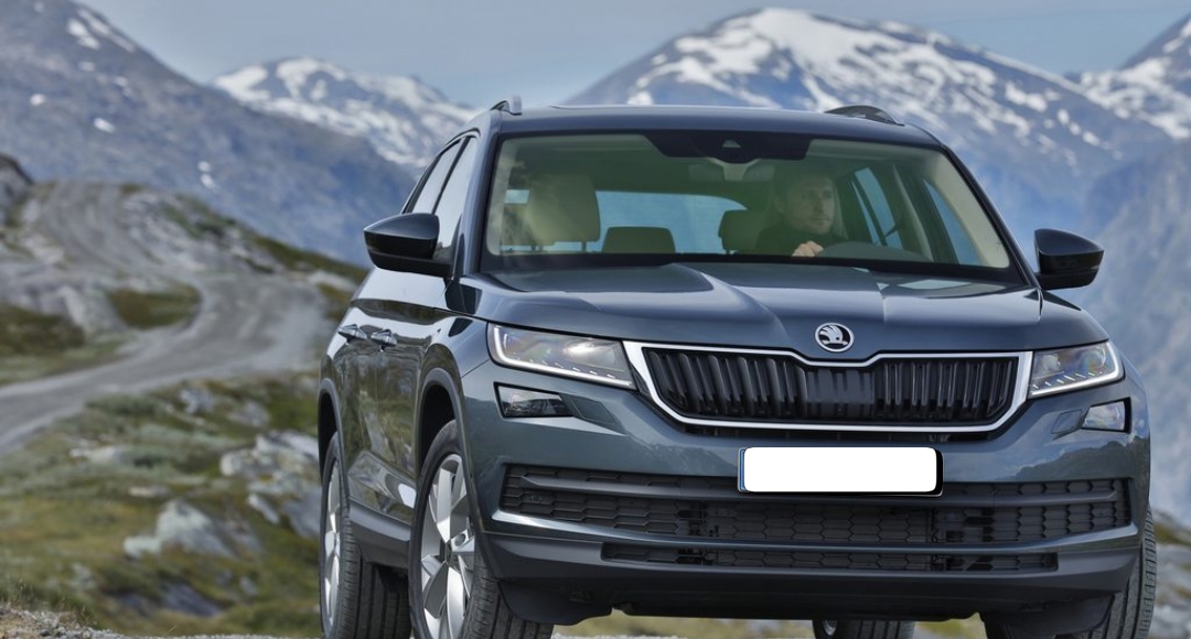 Skoda Kodiaq 14.86 kmpl मायलेज आणि प्रीमियम लक्झरी फक्त ₹38 लाखांपासून