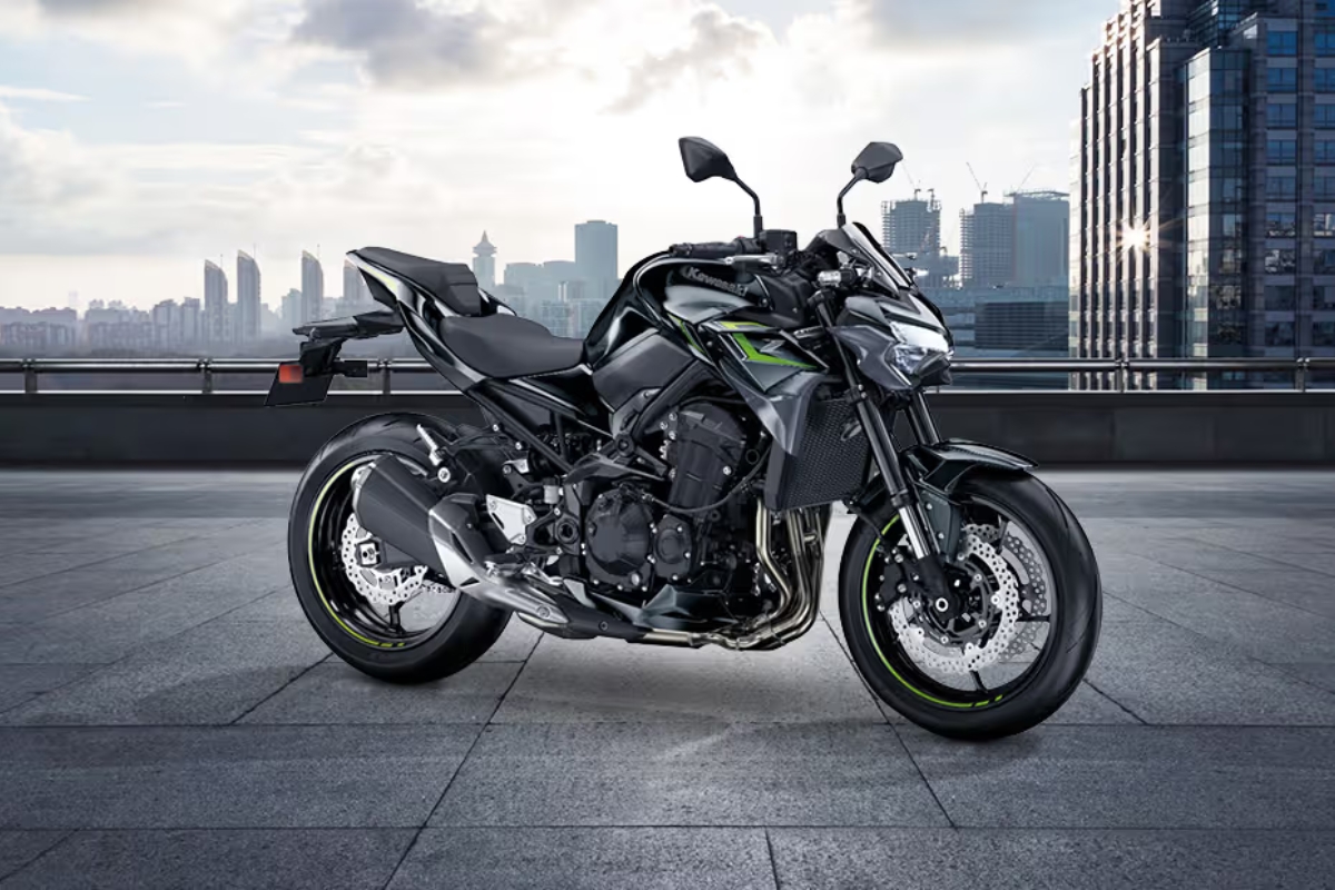 Kawasaki Z900 फक्त ₹9.20 लाखांत अ‍ॅडव्हेंचर, अ‍ॅग्रेसिव्ह लुक आणि अविस्मरणीय राईड