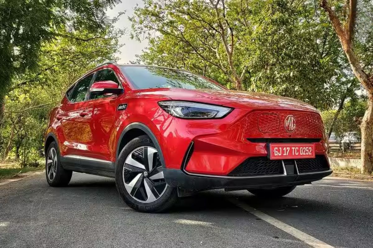 MG ZS EV: ₹18.98 लाखांपासून सुरू होणारी स्मार्ट, इलेक्ट्रिक आणि फ्युचर-रेडी SUV