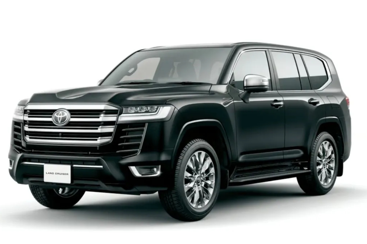 Toyota Land Cruiser 300 तुमचं व्यक्तिमत्त्व जसं भव्य, तशीच तुमची गाडी ₹2.10 कोटी