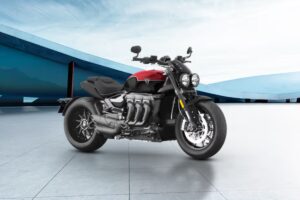 Triumph Rocket 3 ₹20.50 लाखांपासून सुरू होणारी जगातील सर्वात दमदार रोडस्टर बाईक