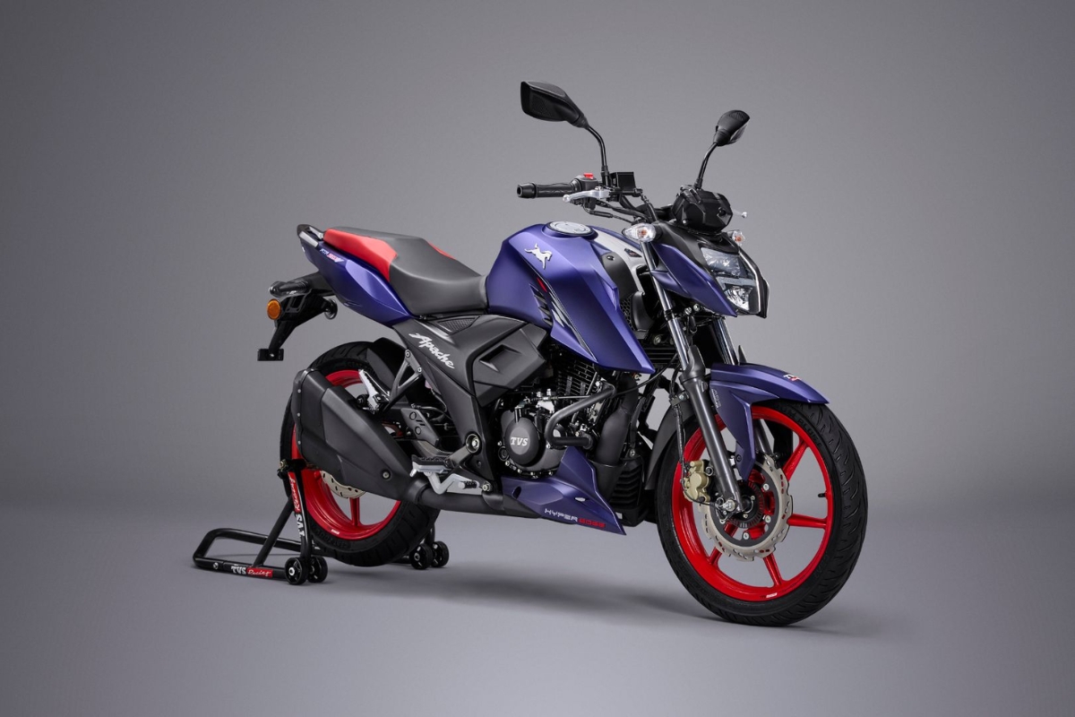 Apache RTR 160 4V केवळ ₹1.29 लाखांपासून सुरू, हाय परफॉर्मन्स रायडिंगची नवी ओळख