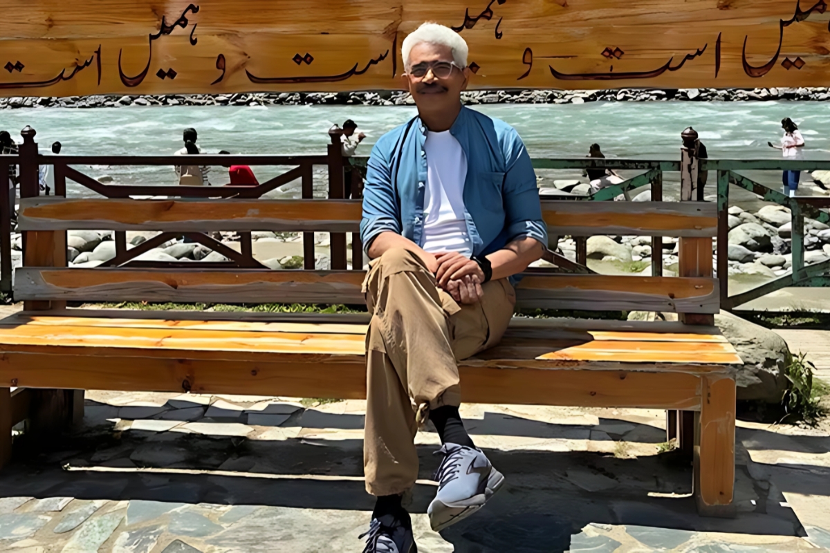 Atul Kulkarni कश्मीरचे अनोखे संदेश भितीला हरवून कश्मीरला पुन्हा जीवन द्या