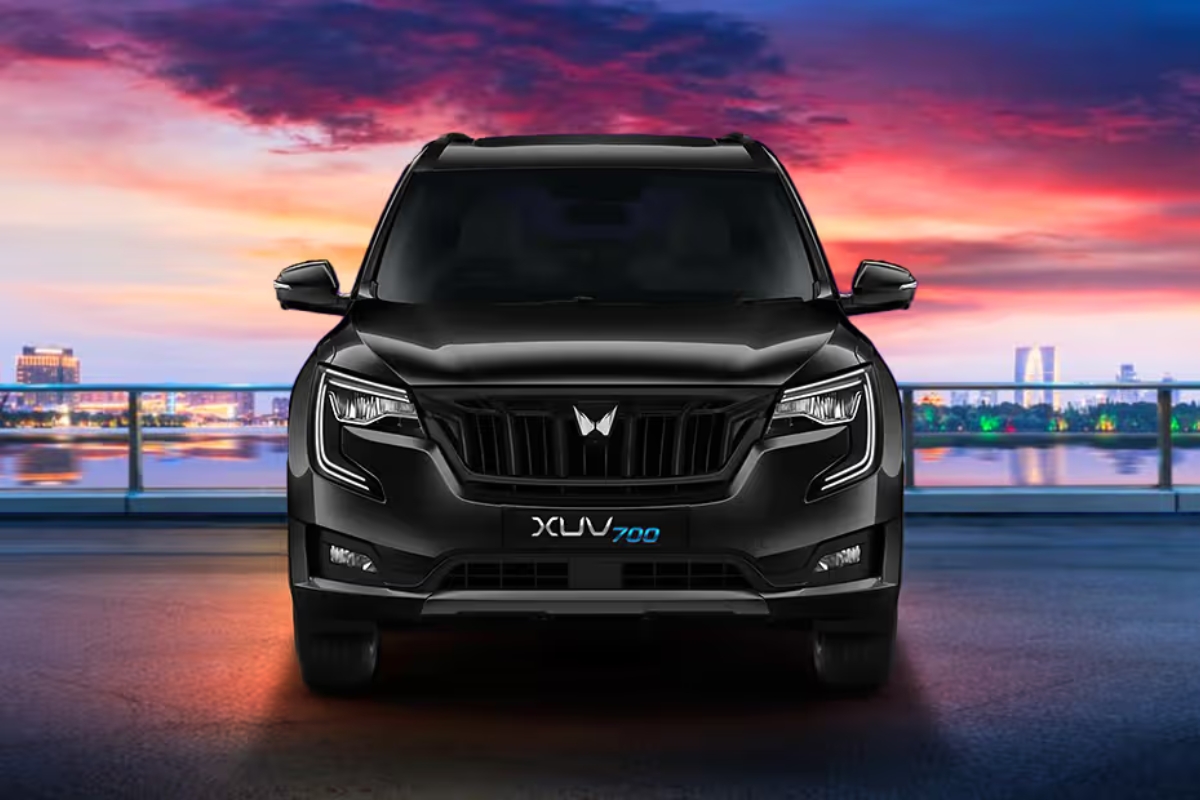 XUV700 आराम, सुरक्षितता आणि पॉवरचा एकत्रित अनुभव, ₹14.89 लाख मध्ये