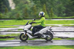 Keeway Vieste 300 ₹2.99 लाखांपासून प्रीमियम लुक आणि स्मार्ट फीचर्ससह तुमच्या रस्त्यांची शान
