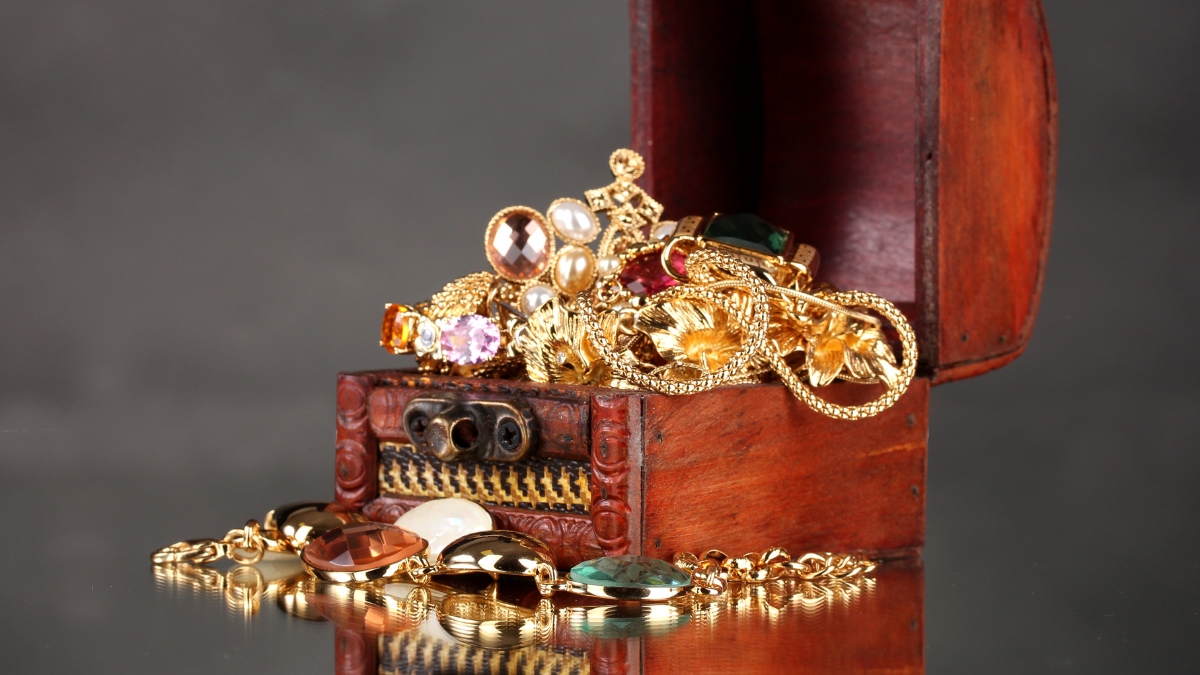 Gold Price Update २०२५ २४ कॅरेट सोन्याची किंमत ₹95,447, गुंतवणुकीसाठी योग्य वेळ का आहे