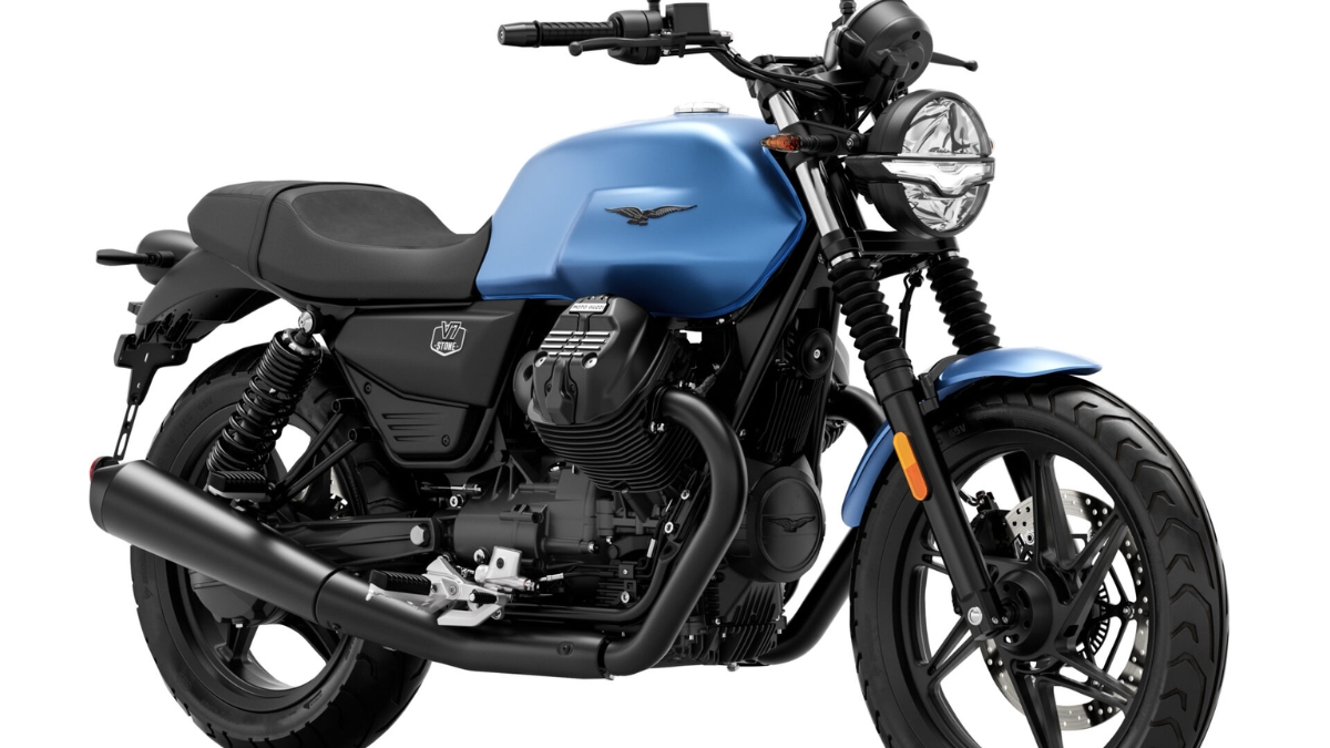 Moto Guzzi V7 ₹8 लाखांची बाईक, जी देते प्रिमिअम डिझाईन, V-Twin इंजिन आणि जगावेगळं स्वभाव