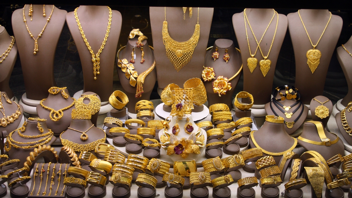 Gold Value 2025 ₹72,300 तोळ्याची किंमत सोन्यात गुंतवणूक करायची योग्य वेळ