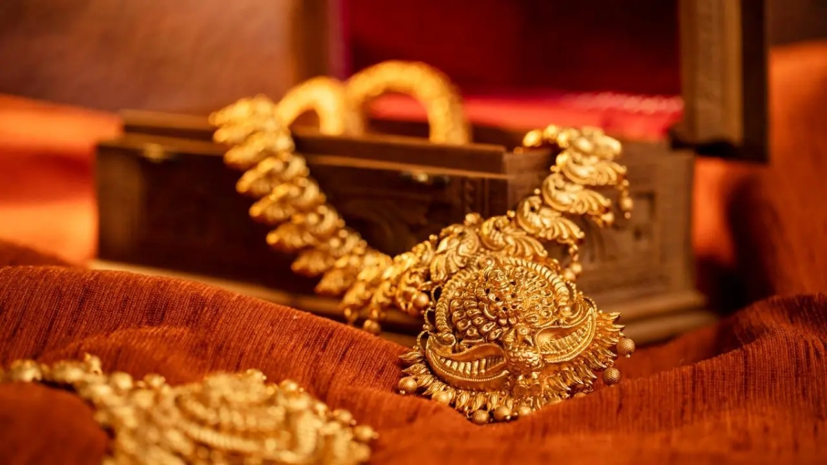 Value of Gold ₹93,000 प्रति 10 ग्रॅम सोनं एक तोळा सोनं नाही, तर हजार भावना असतात