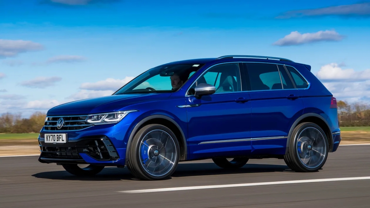 Volkswagen Tiguan R-Line भारतात ₹48.99 लाखांत लॉन्च, आली लक्झरी आणि स्पोर्ट्स SUV ची नवी ओळख