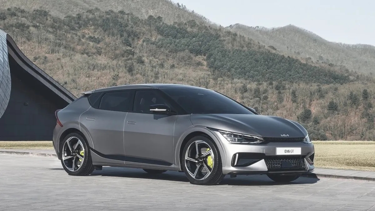Kia EV6 ₹65.9 लाखात मिळवा फ्यूचरिस्टिक डिझाईन, 320HP पॉवर आणि स्मार्ट फीचर्सचा जबरदस्त अनुभव