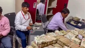 Income Tax Raid आणि 137% दंड घरी कैश ठेवण्याआधी हे टॅक्स दर नक्की जाणून घ्या