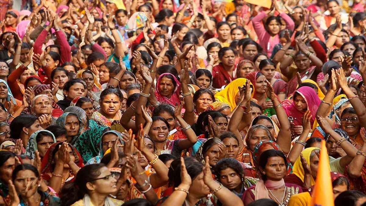 Mahila Adhikarita Yojana 2025 महिलांना हक्क, सुरक्षा आणि आत्मसन्मान मिळवून देणारी योजना