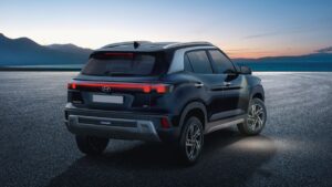 Hyundai Creta मध्ये Rs 11 लाखांत मिळवा लक्झरी लुक्स, डिजिटल टेक्नॉलॉजी आणि ड्रायव्हिंगचं परिपूर्ण समाधान