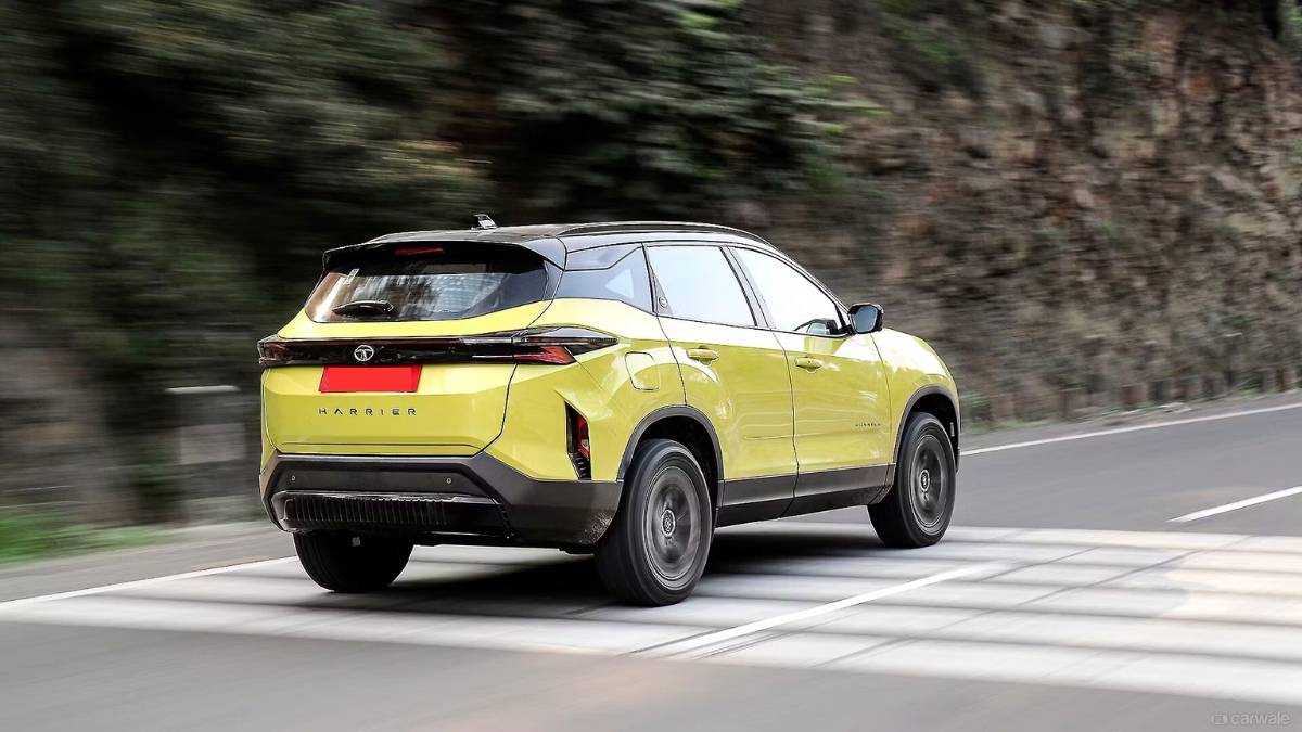 Tata Harrier स्टायलिश लुक आणि जबरदस्त इंजिन परफॉर्मन्स, किंमत फक्त Rs15.49 लाखांपासून
