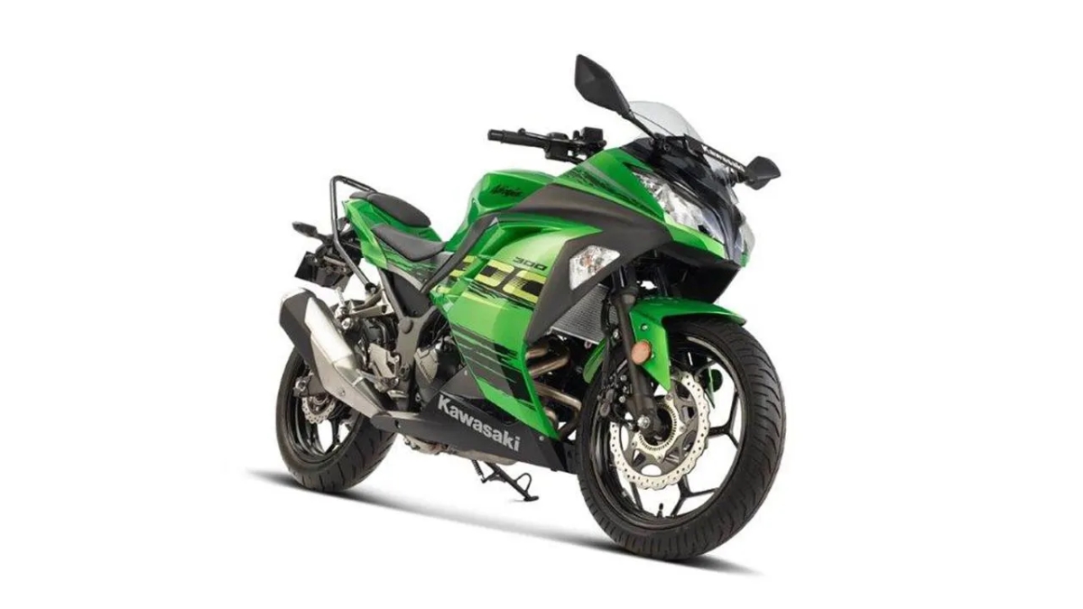 Kawasaki Ninja 300 किंमत आणि वैशिष्ट्ये स्पोर्टी बाइक प्रेमींना खास भेट Rs 3.5 लाखांत