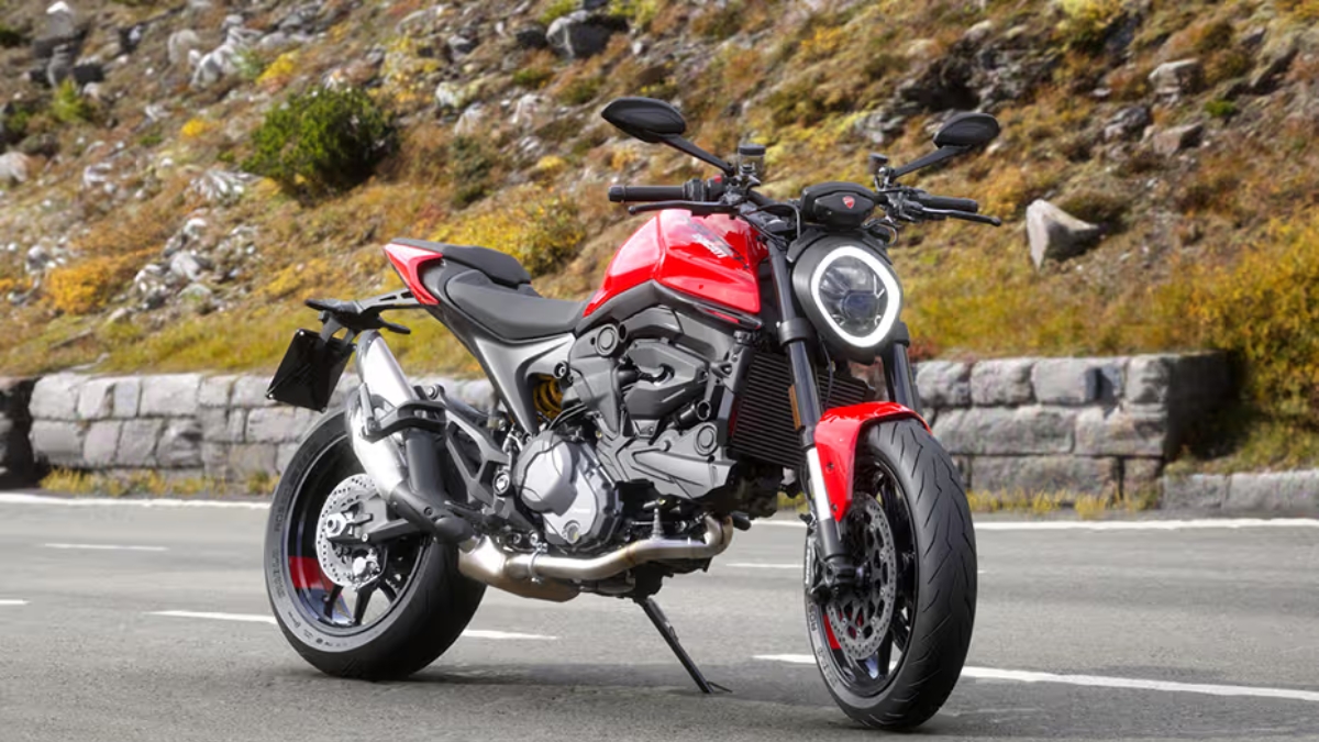 Ducati Monster प्रीमियम लुक, रेसिंग इंजिन आणि प्रगत फीचर्स किंमत Rs 12.95 लाखांपासून