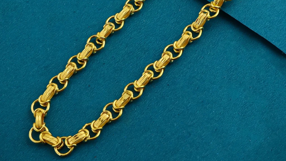 Gold Value ₹5,500 च्या सोन्याची किंमत आणि गुंतवणुकीचे भावनिक व आर्थिक फायदे समजून घ्या