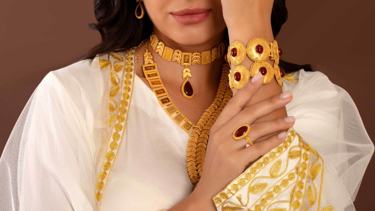 Gold Value ₹5,500 च्या सोन्याची किंमत आणि गुंतवणुकीचे भावनिक व आर्थिक फायदे समजून घ्या