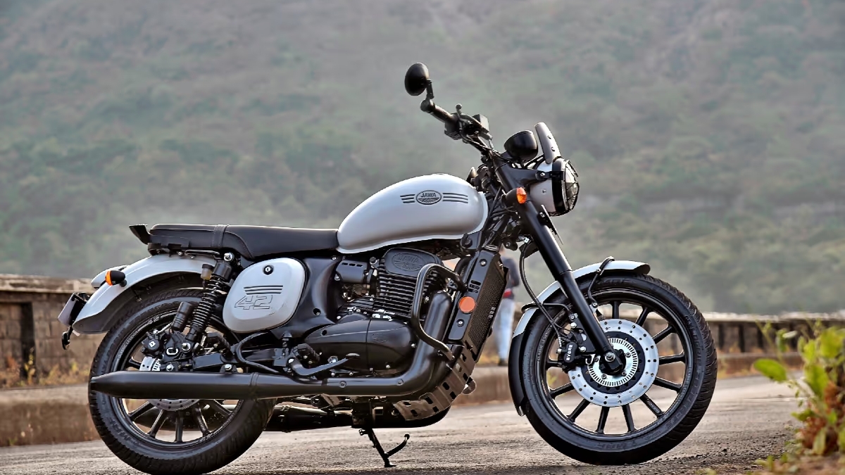 Jawa 42 293cc पॉवरफुल इंजिनसह आता Rs 2 लाखांच्या आसपास, एकदा तरी चालवून बघाच