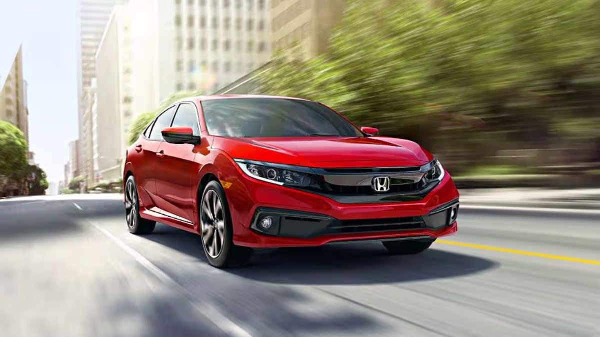 Honda Civic आता Rs 17.7 लाखांपासून CVT गिअरबॉक्स, टचस्क्रीन इन्फोटेनमेंट आणि ड्युअल एअरबॅग्ससह
